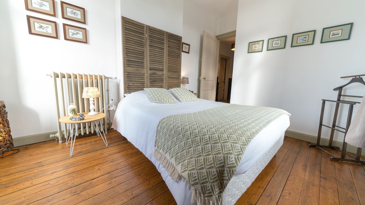 Photo of Bedroom in Neuville-sous-Montreuil