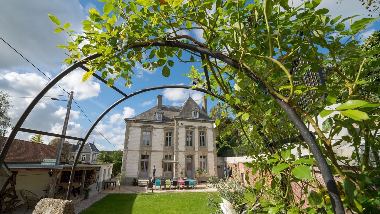 Photo of Patio Balcony in Neuville-sous-Montreuil