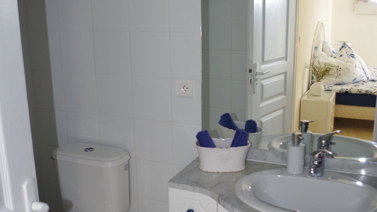 Photo of Bathroom in Peret