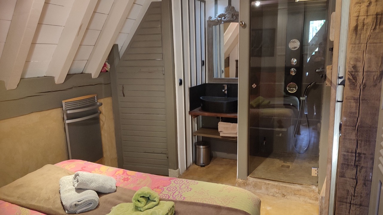 Photo of Bedroom in Clermont de Beauregard