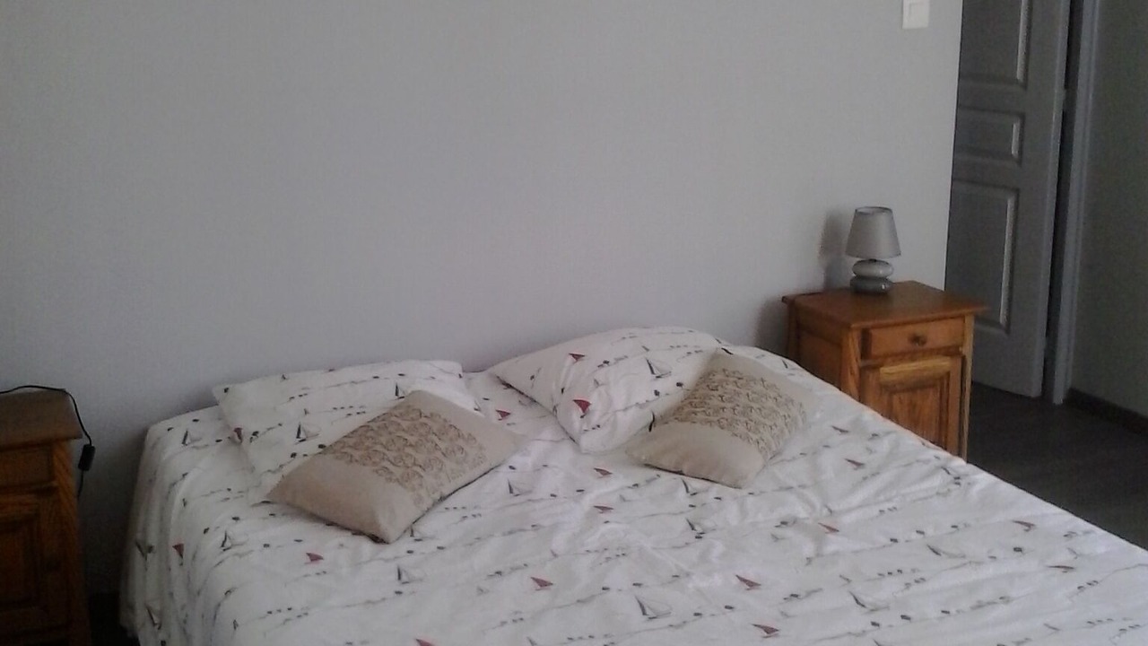 Photo of Bedroom in Bernes