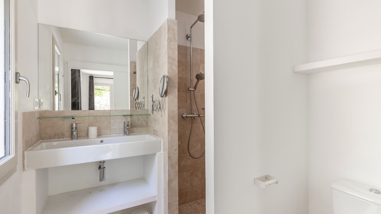 Photo of Bathroom in Margon