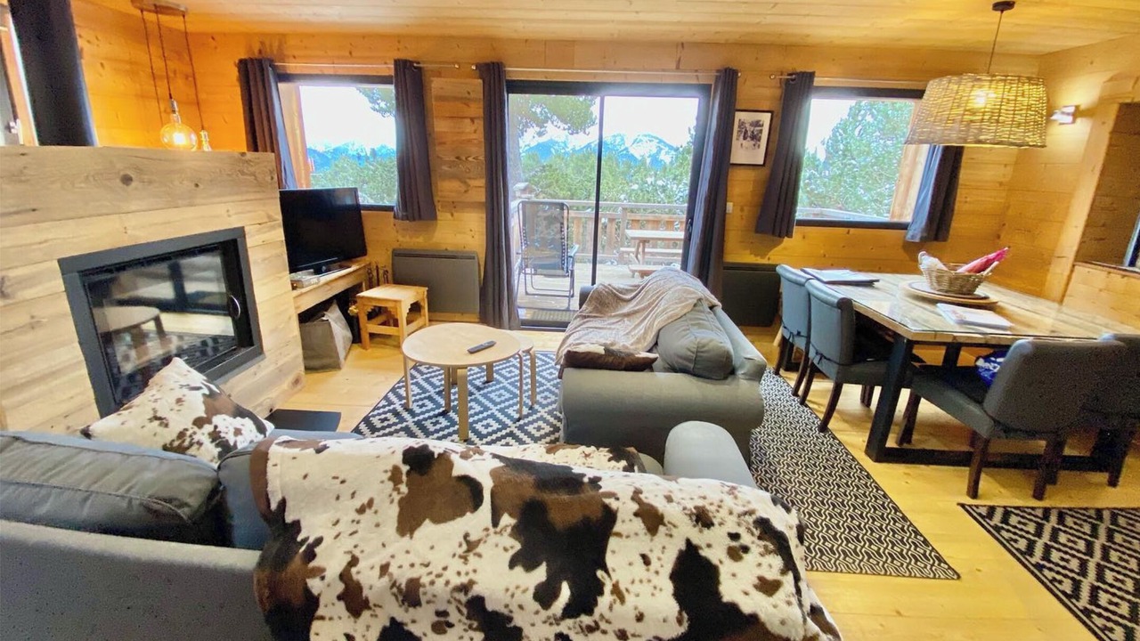 Photo of Livingroom in Pyrenees 2000