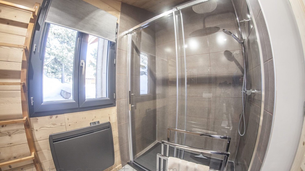 Photo of Bathroom in Pyrenees 2000