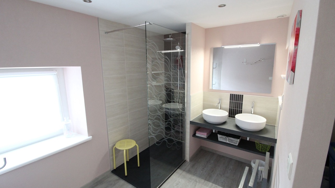Photo of Bathroom in Taintrux