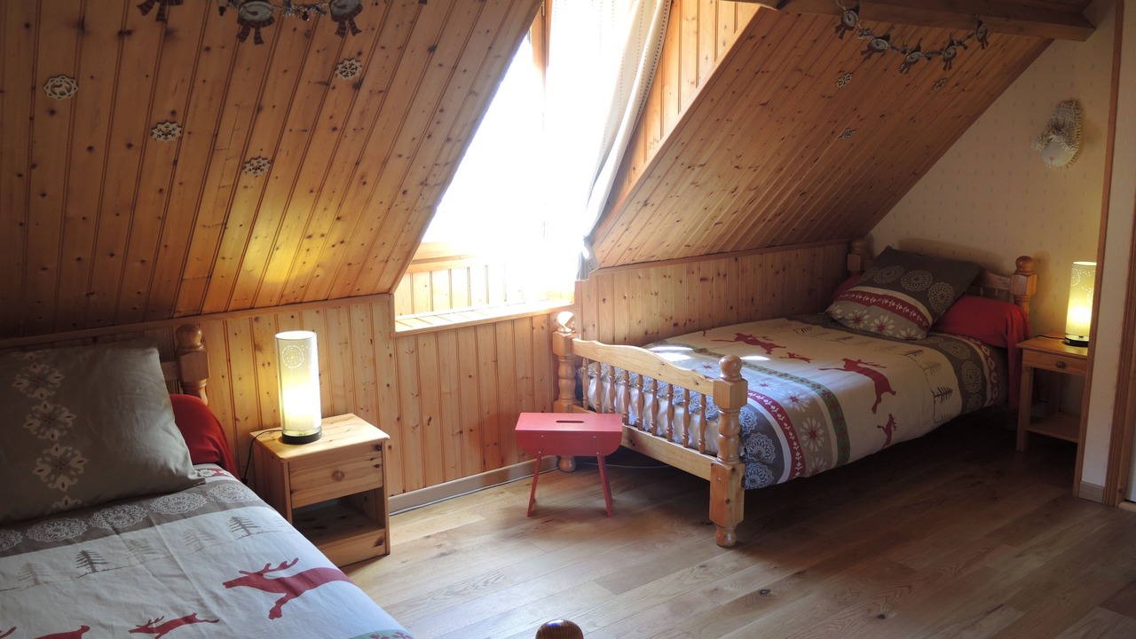 Photo of Bedroom in Campan
