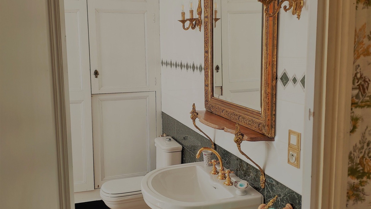 Photo of Bathroom in Saint-Etienne-de-Montluc