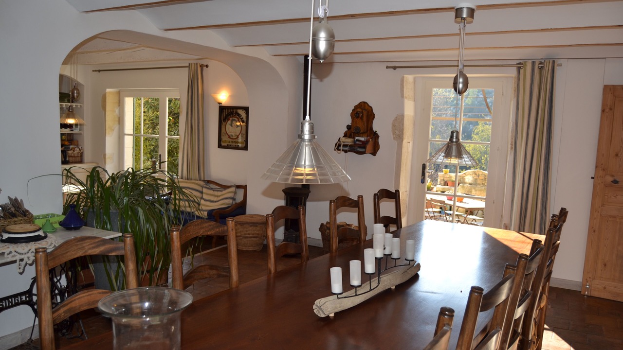 Photo of Others in Tavel