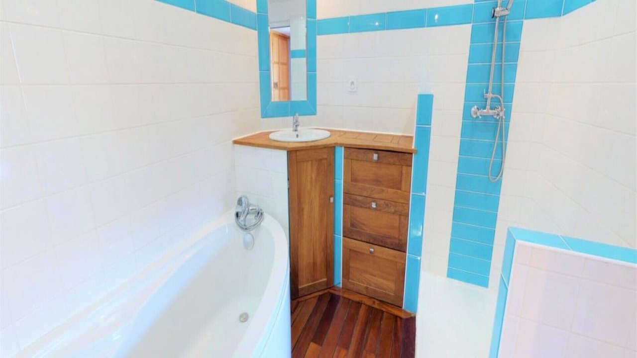 Photo of Bathroom in Yves Farge - Le Fleuve
