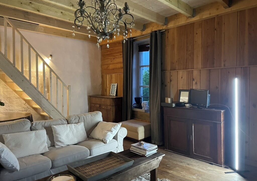 Photo of Livingroom in Laval-Roqueceziere