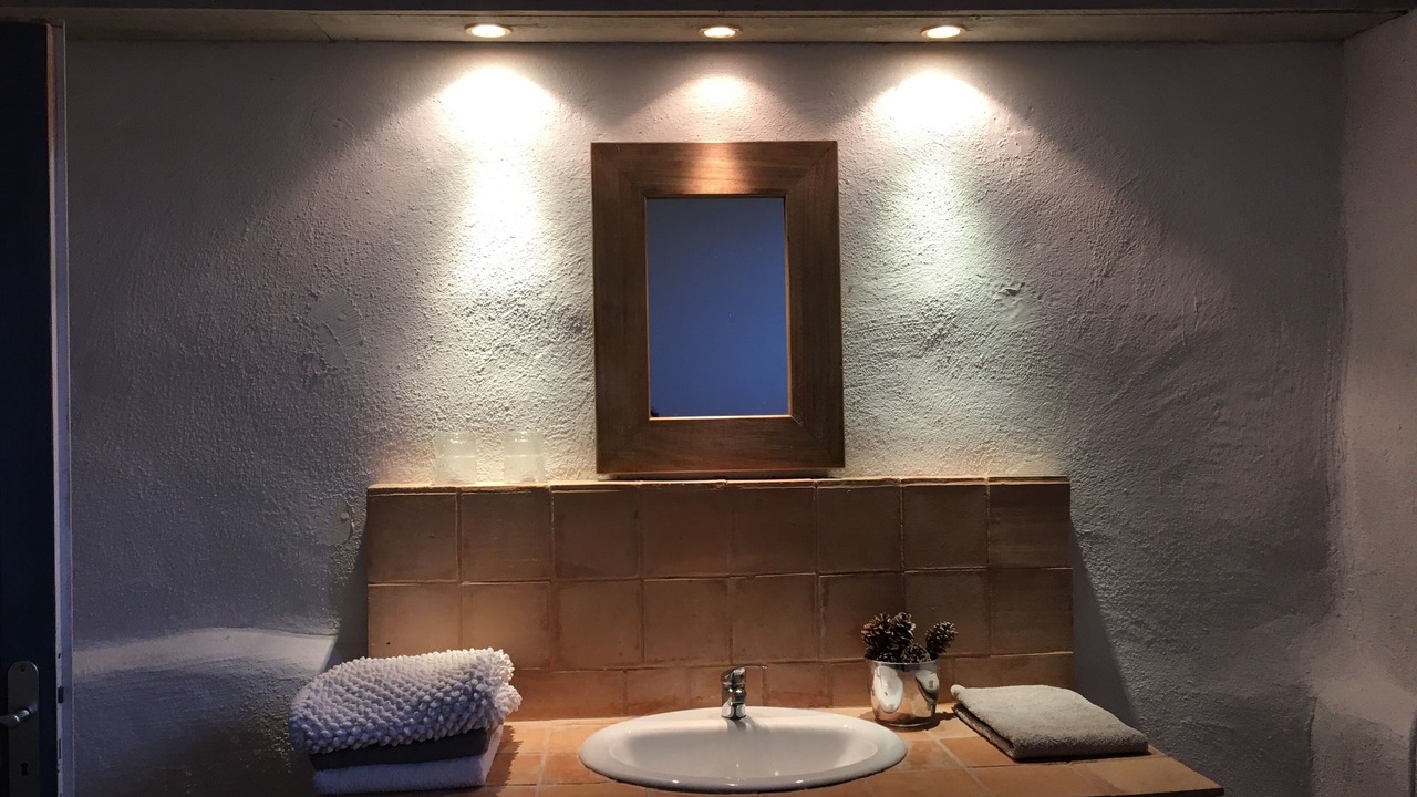 Photo of Bathroom in Laval-Roqueceziere