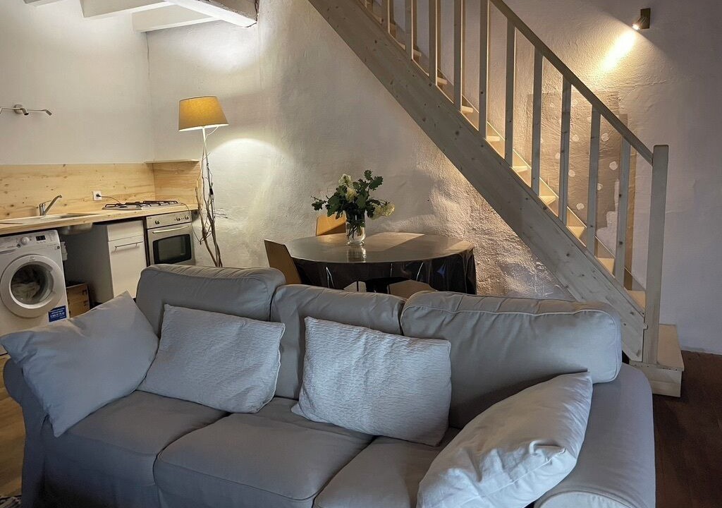 Photo of Livingroom in Laval-Roqueceziere