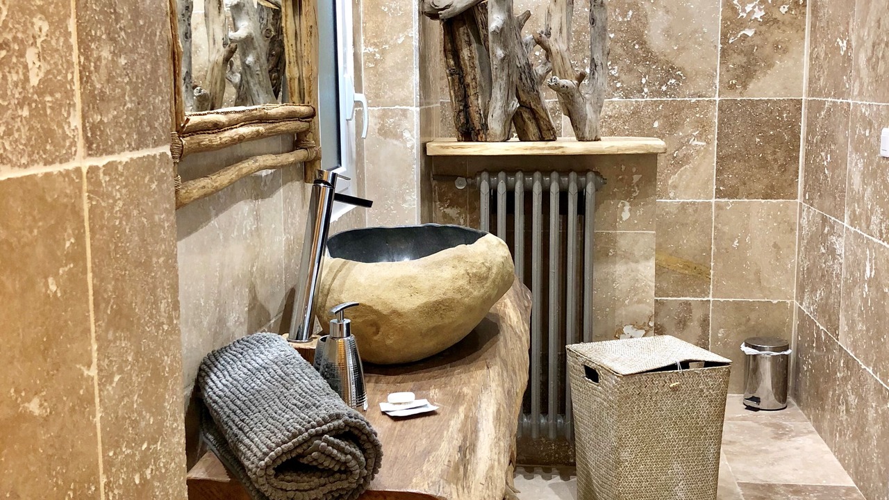 Photo of Bathroom in 8th Arrondissement