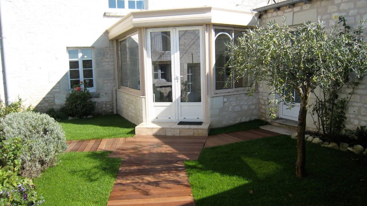 Photo of Outdoor in Assay
