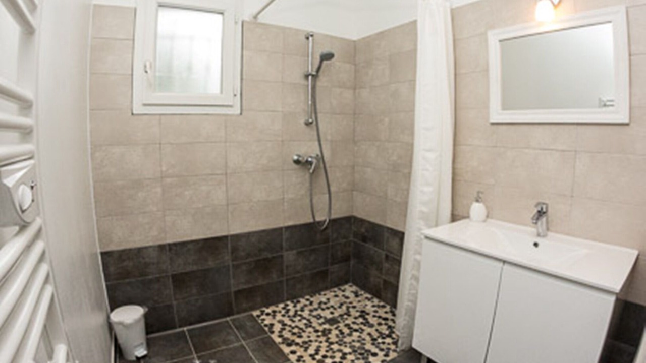 Photo of Bathroom in Piolenc