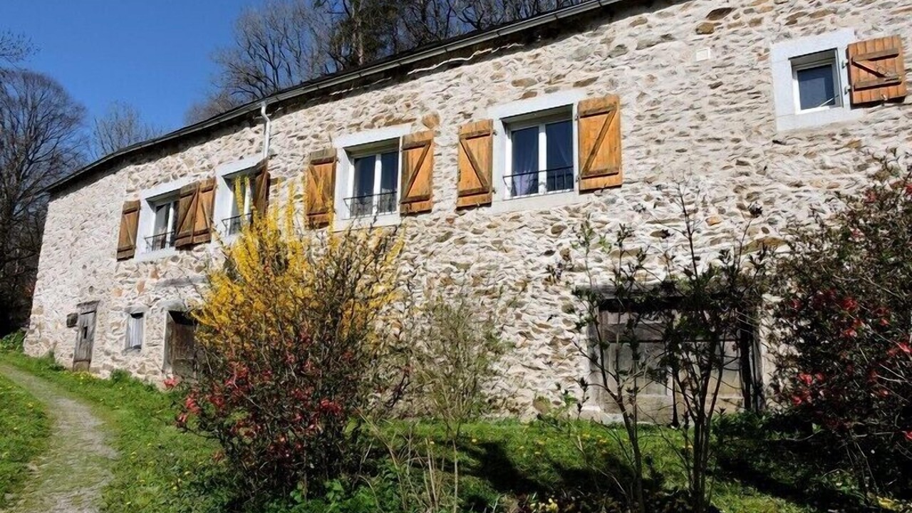 Photo of Outdoor in Martrin
