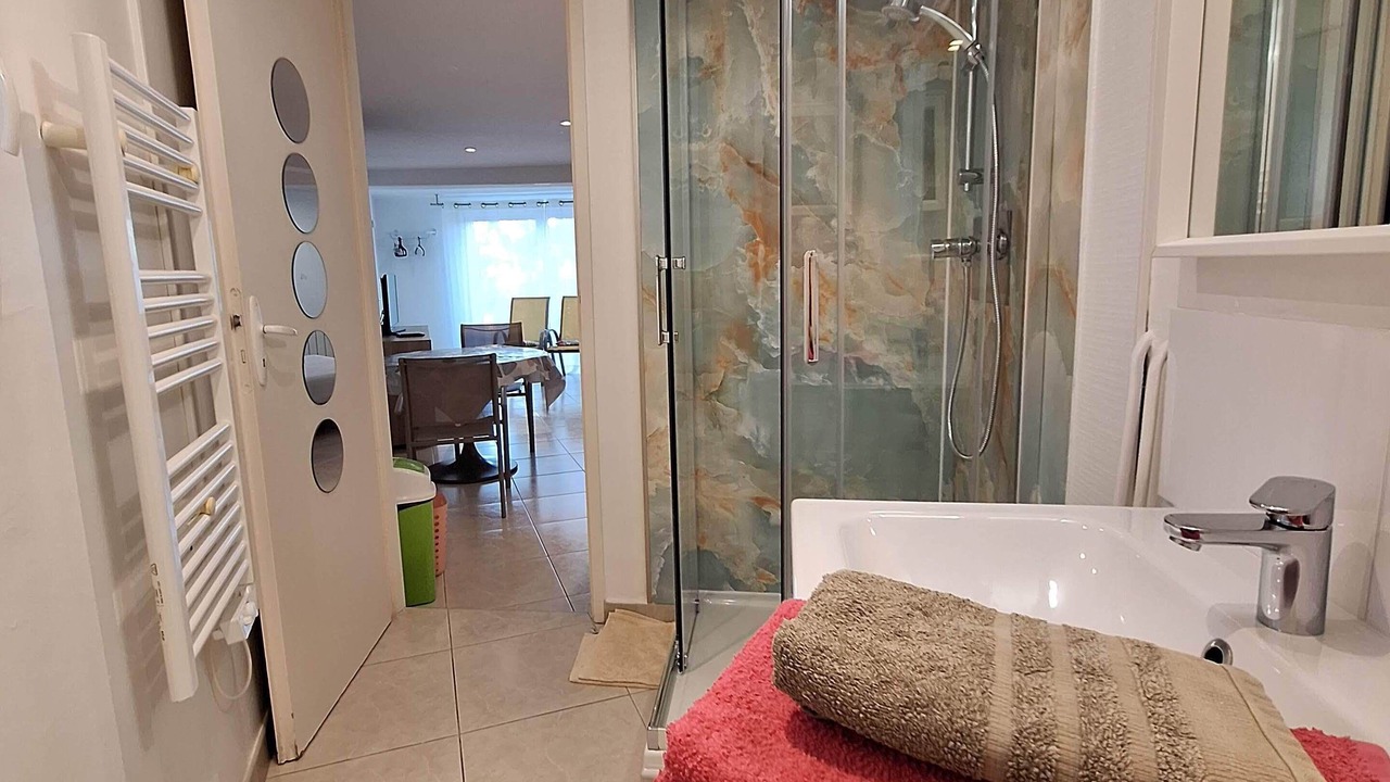 Photo of Bathroom in Castelnau-le-Lez