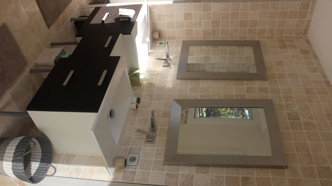 Photo of Bathroom in Betton