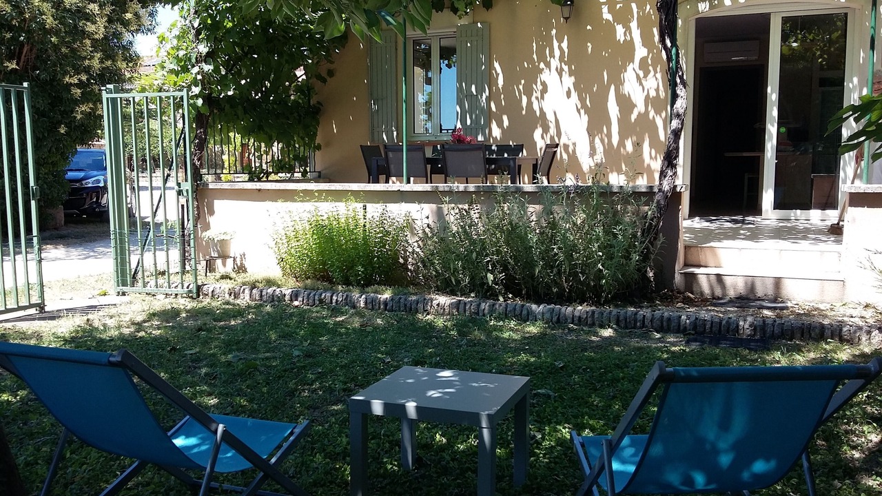 Photo of Outdoor in Violes