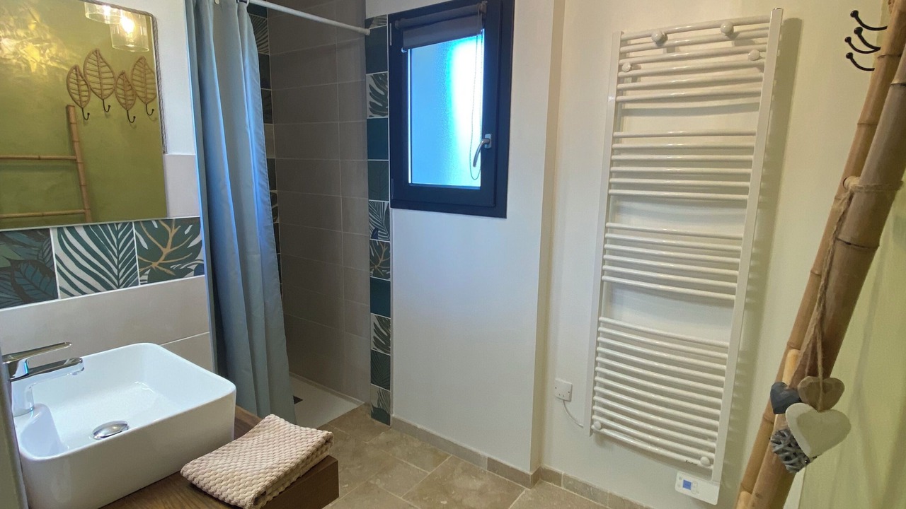 Photo of Bathroom in Saint-Rome-de-Tarn