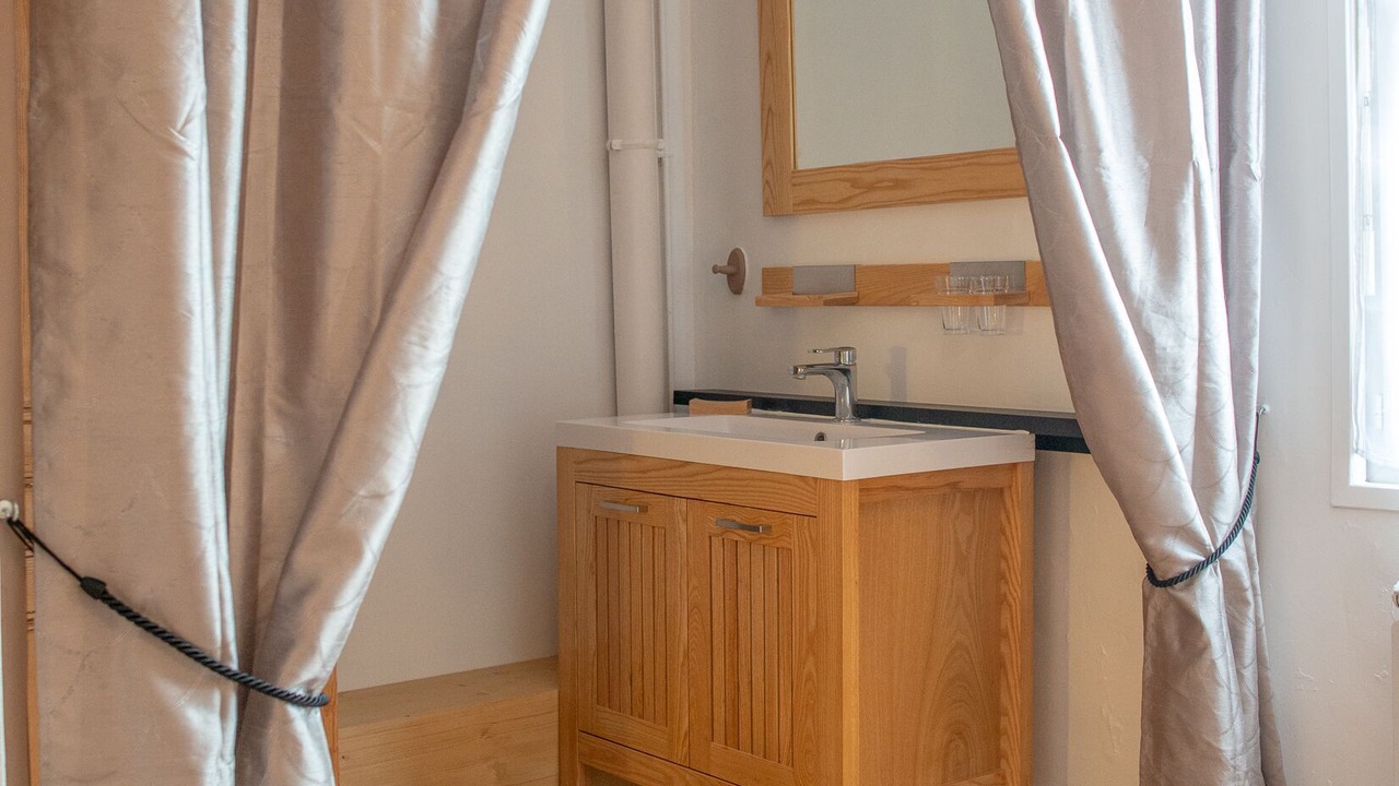 Photo of Bathroom in Etretat
