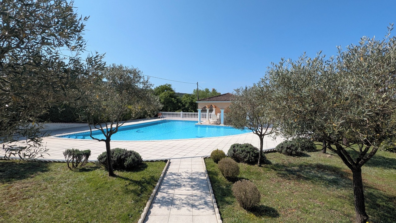 Photo of Outdoor in Grospierres