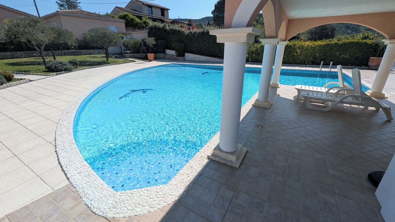 Photo of Outdoor in Grospierres