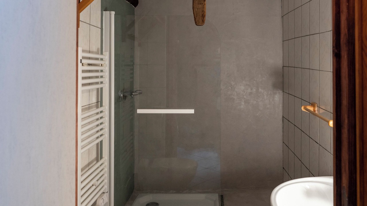 Photo of Bathroom in Camarade