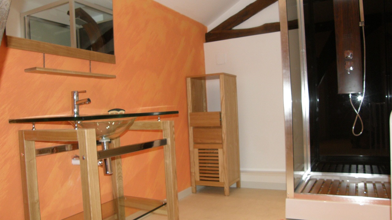 Photo of Bathroom in Blousson-Serian