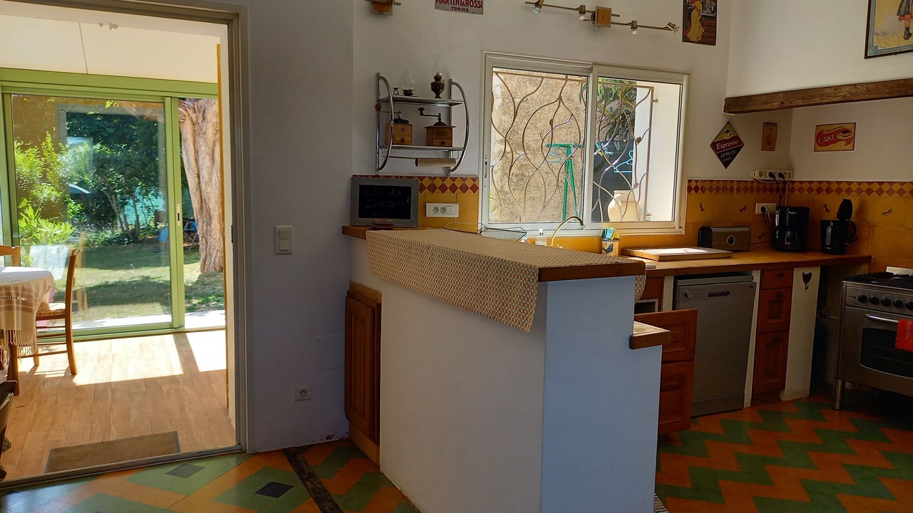 Photo of Kitchen in Saint-Martin-de-Castillon