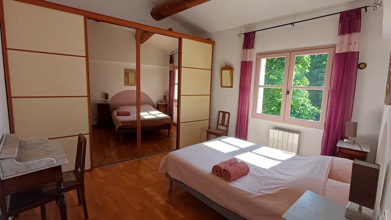 Photo of Bedroom in Saint-Martin-de-Castillon