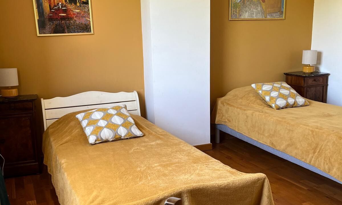 Photo of Bedroom in Saint-Martin-de-Castillon