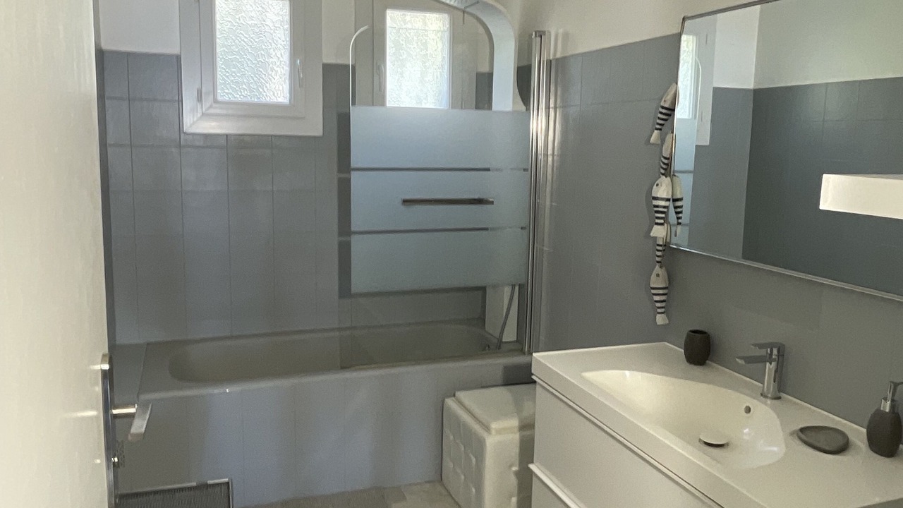 Photo of Bathroom in Carqueiranne
