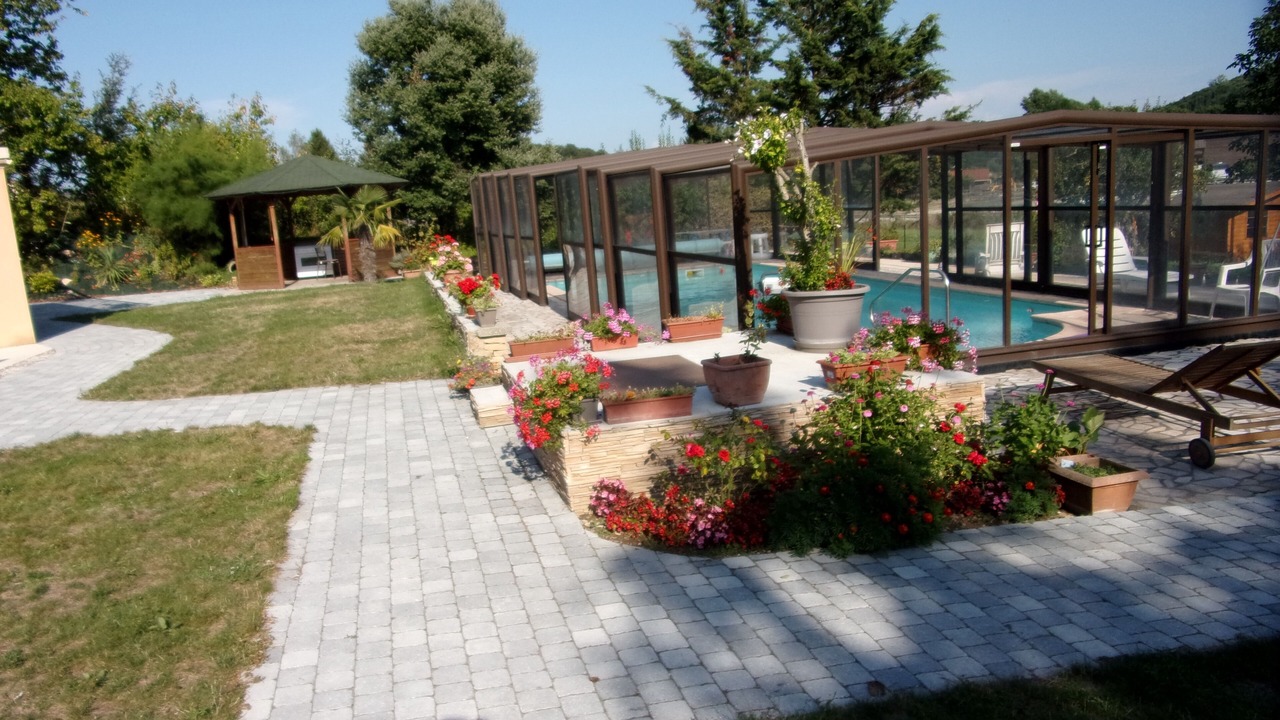 Photo of Outdoor in Meyrie