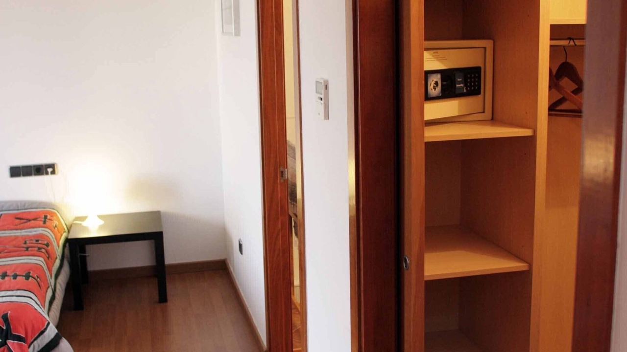 Photo of Bedroom in Llanca