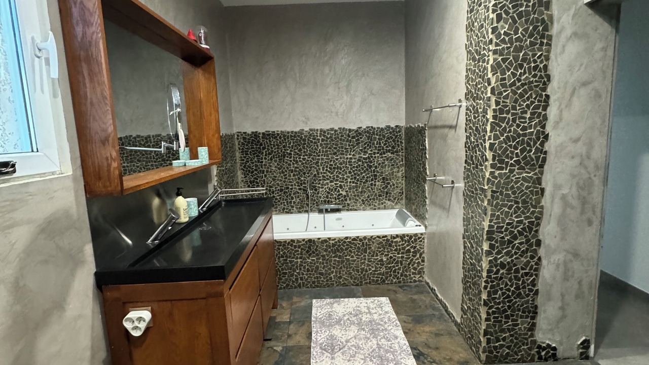 Photo of Bathroom in Lattes