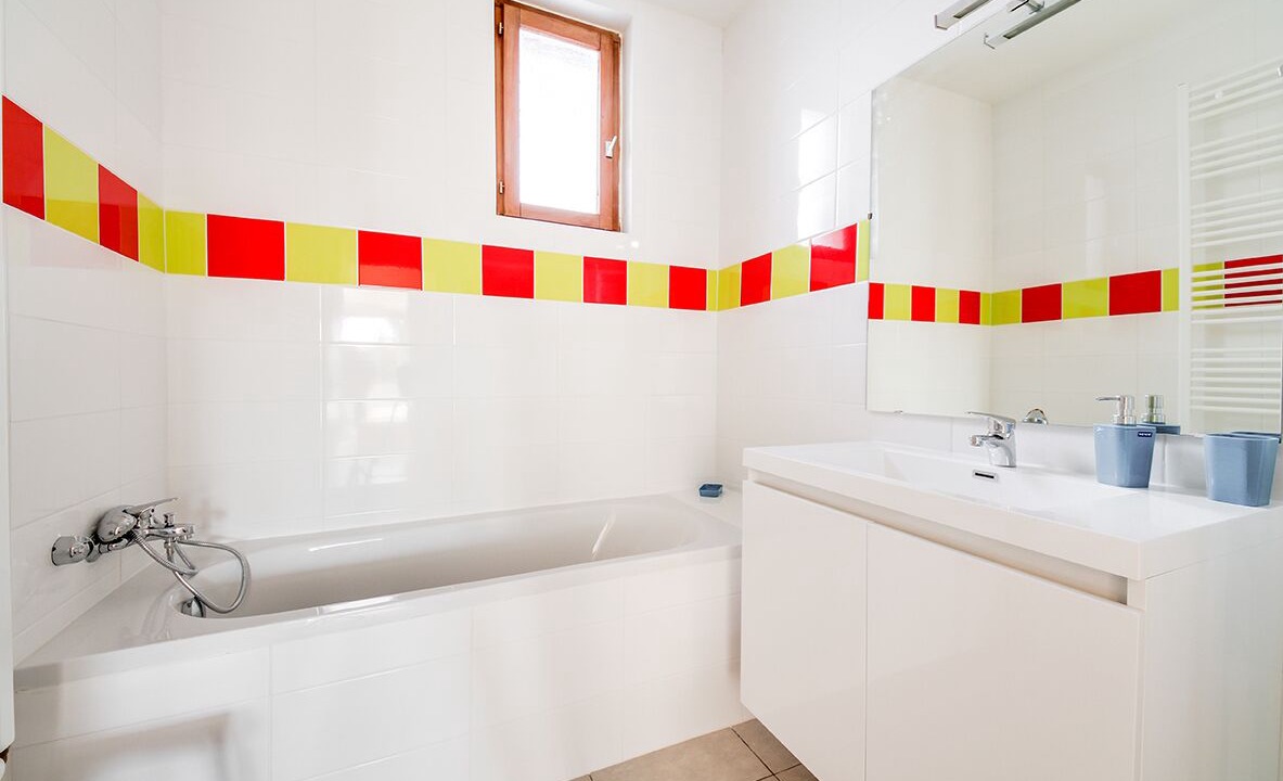 Photo of Bathroom in Font-Romeu-Odeillo-Via
