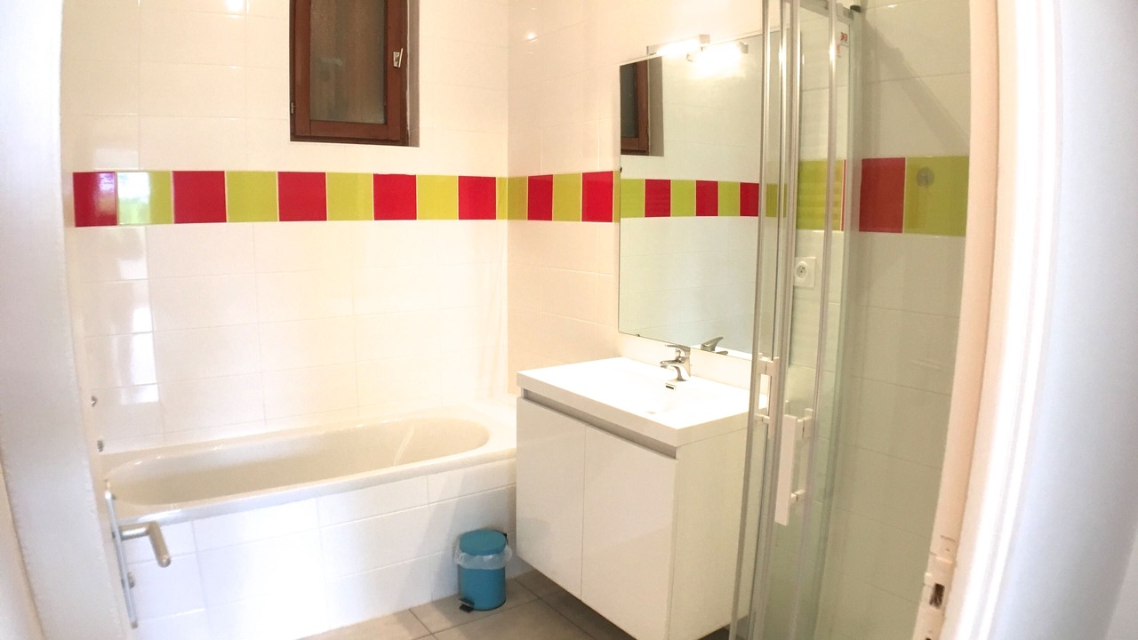 Photo of Bathroom in Font-Romeu-Odeillo-Via