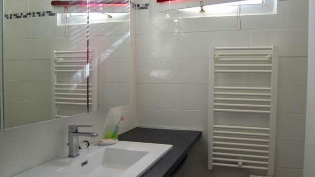 Photo of Bathroom in Hopitaux-Facultes