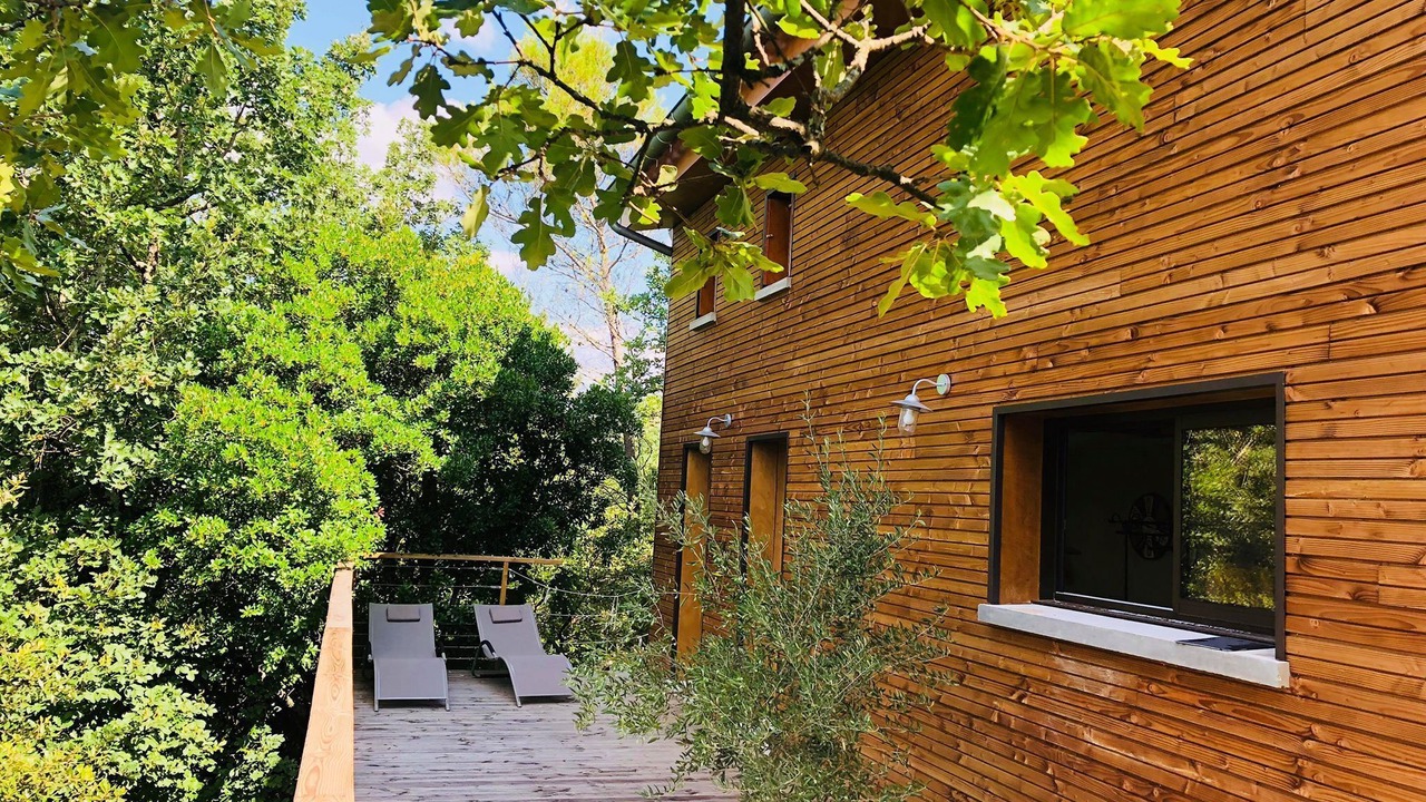 Photo of Patio Balcony in Saint-Andre-de-Roquepertuis