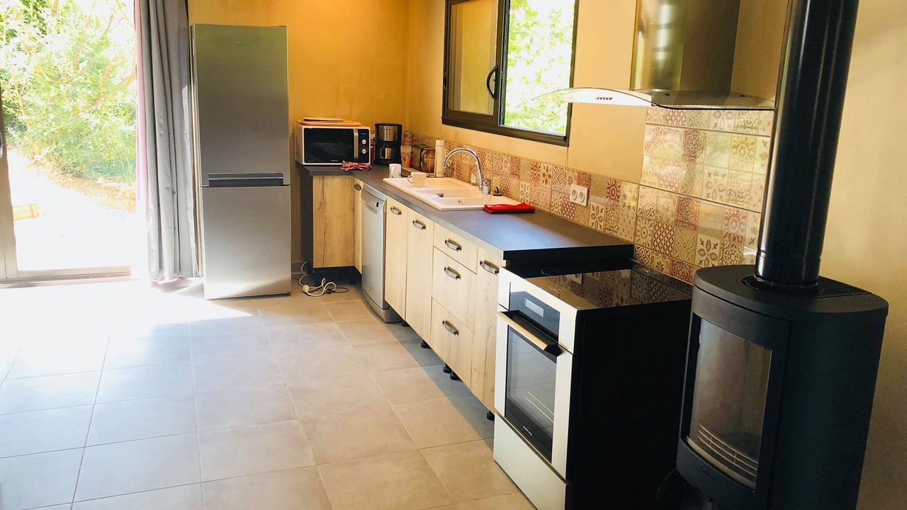 Photo of Kitchen in Saint-Andre-de-Roquepertuis