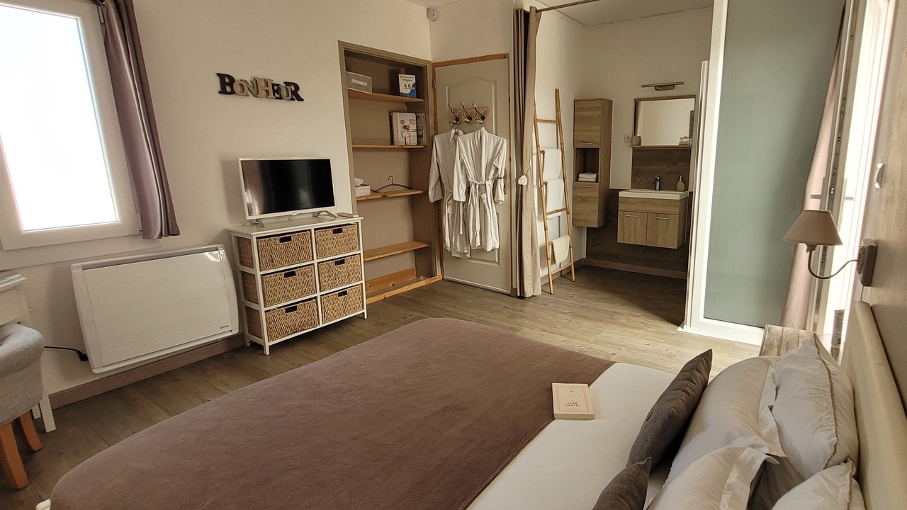 Photo of Bedroom in Malves-en-Minervois