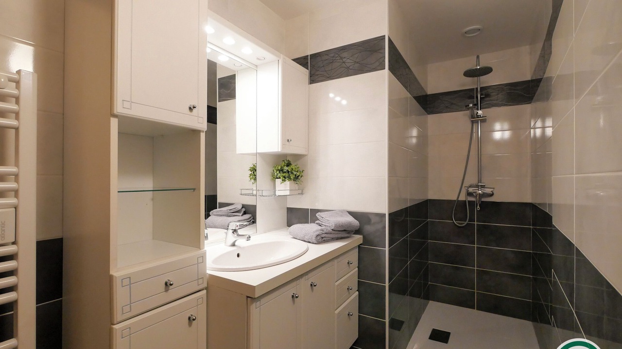 Photo of Bathroom in Lagrand