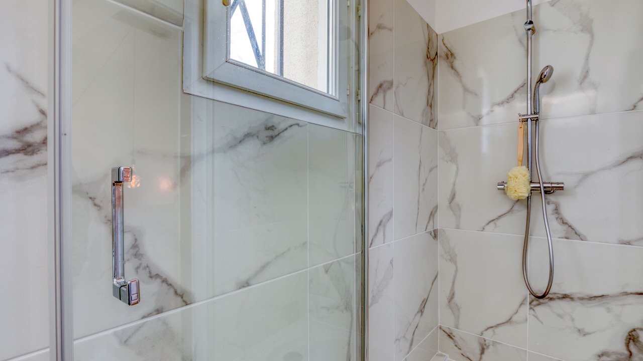 Photo of Bathroom in Junas