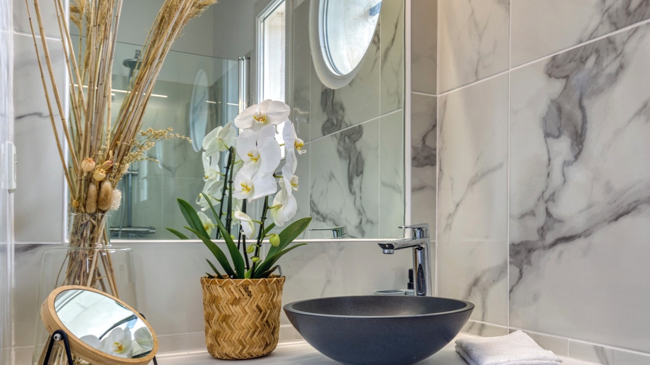 Photo of Bathroom in Junas