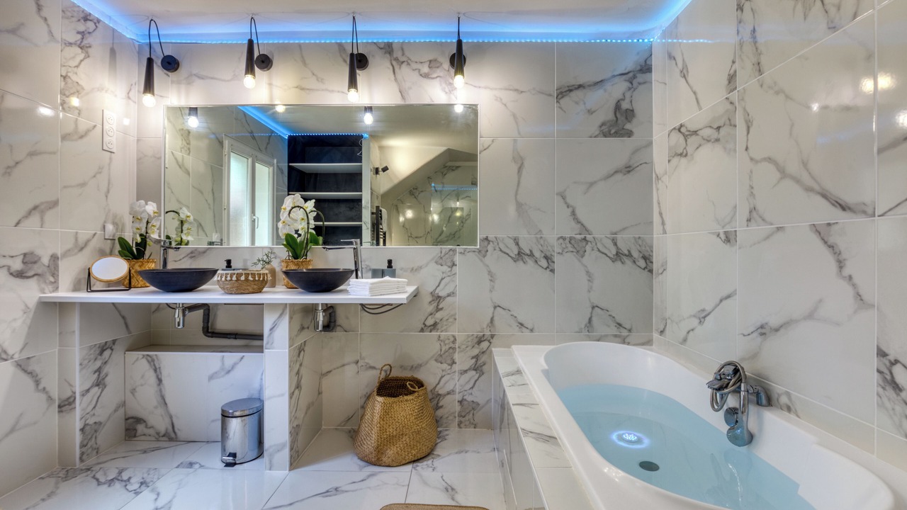 Photo of Bathroom in Junas