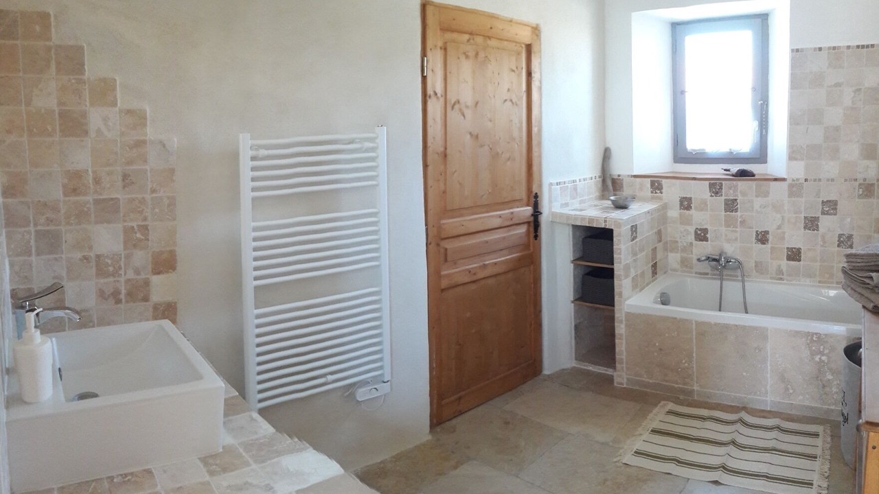 Photo of Bathroom in La Capelle-et-Masmolene