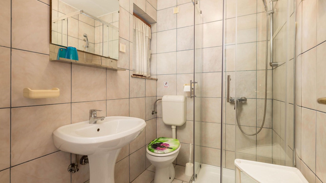 Photo of Bathroom in Ika
