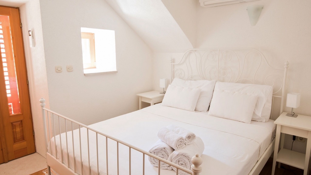 Photo of Bedroom in Broce