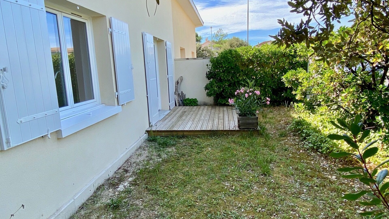 Photo of Patio Balcony in Hourtin-Plage